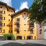 M Village Living Cach Mang Thang 8